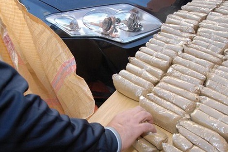 في عملية مشتركة بين الأمن والجمارك.. حجز 48 كلغ من مخدر الشيرا بمعبر باب سبتة Drogue cawalisse