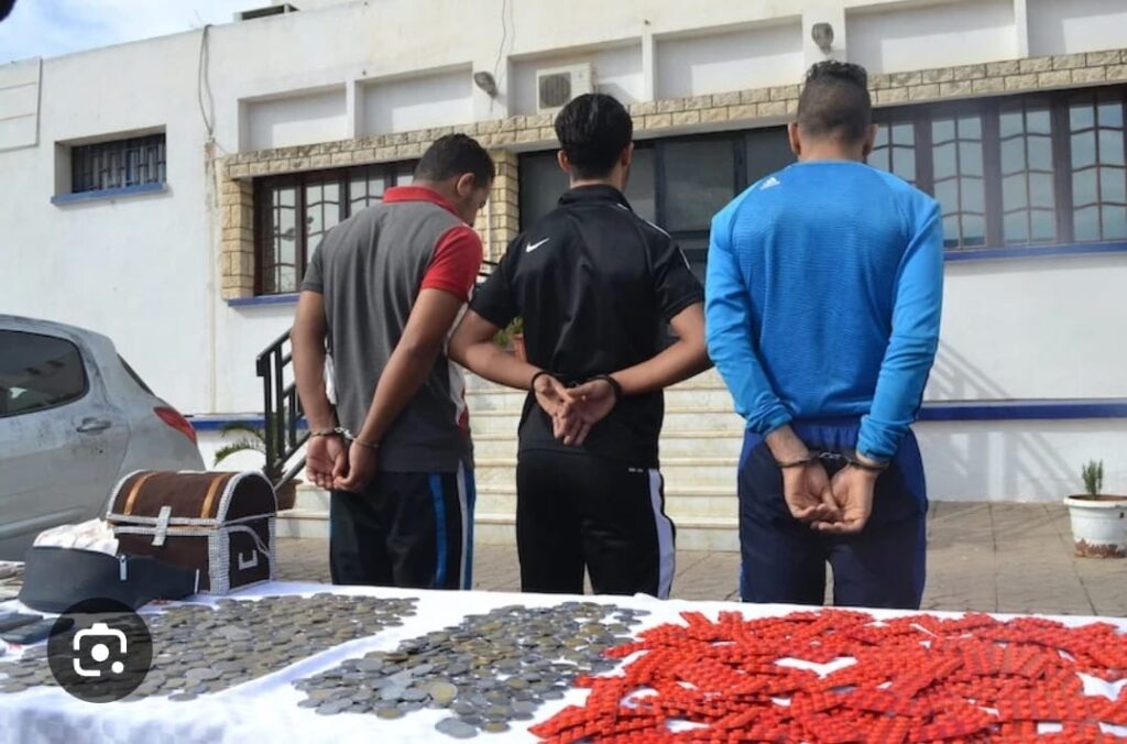 أحالت الفرقة الوطنية للشرطة القضائية بسلا تلاتة أشخاص من دوي السوابق العدلية وصيدلانيين لضلوعهم في تجارة المخدرات والأقراص المخدرة Whatsapp image 2024 04 02 à 00.17.40 c218851a