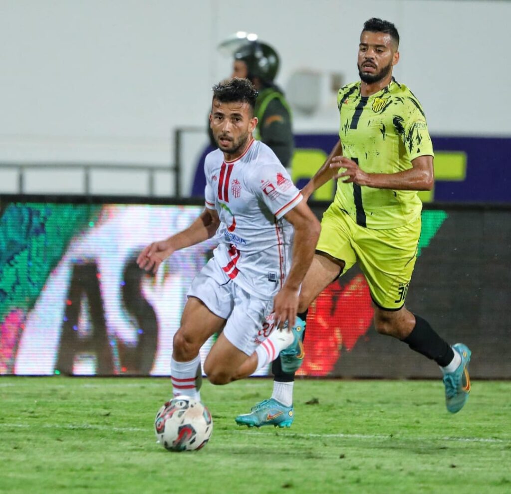 بوخنفر يسرق الأنظار في مباراة الرجاء وإشادة كبيرة بمستوياته التقنية وأندية تتربص به E1a7ca10 e1df 4343 9660 ee0dcb1e7539