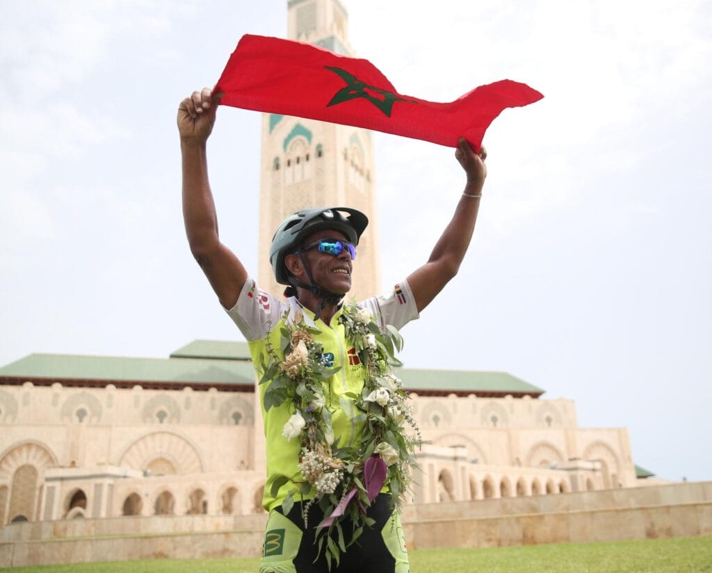 الدراج المغربي كريم موسطا.. يصل إلى الصين قادما من الدار البيضاء في رحلة استغرقت 7 أشهر Réception en l'honneur du globe trotter marocain karim mosta