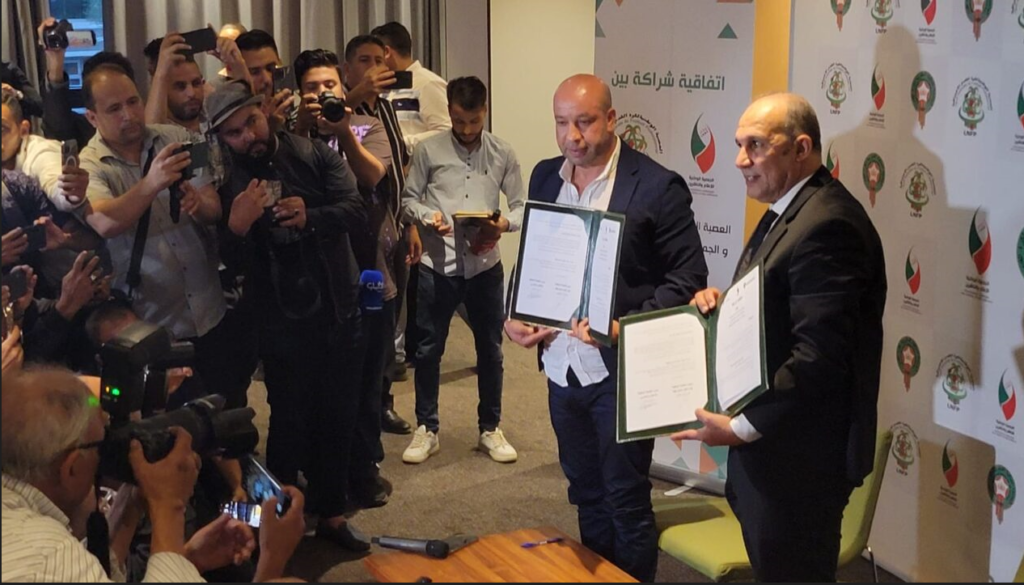 الدار البيضاء.. توقيع اتفاقية شراكة لتنظيم التغطية الإعلامية للتظاهرات الكروية بالملاعب توقيع