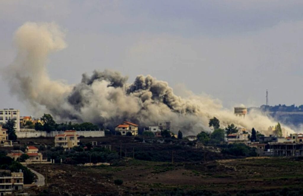 “حزب الله يعلن استهداف مدينة صفد بالصواريخ رداً على الغارات الإسرائيلية” Img 0672
