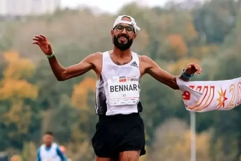 “يونس بنار يتألق في ماراثون موسكو ويحقق المركز الأول” Bennar