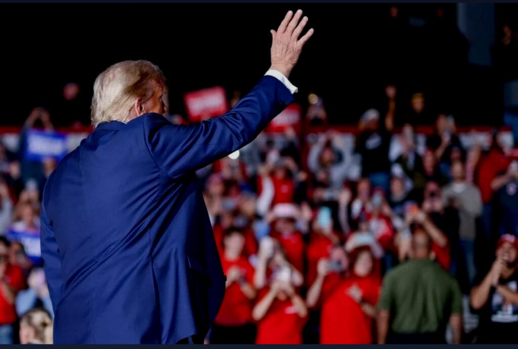 في ظل منافسة حادة، ترامب يدلي بصوته ويعلن ثقته في الفوز Img 1041