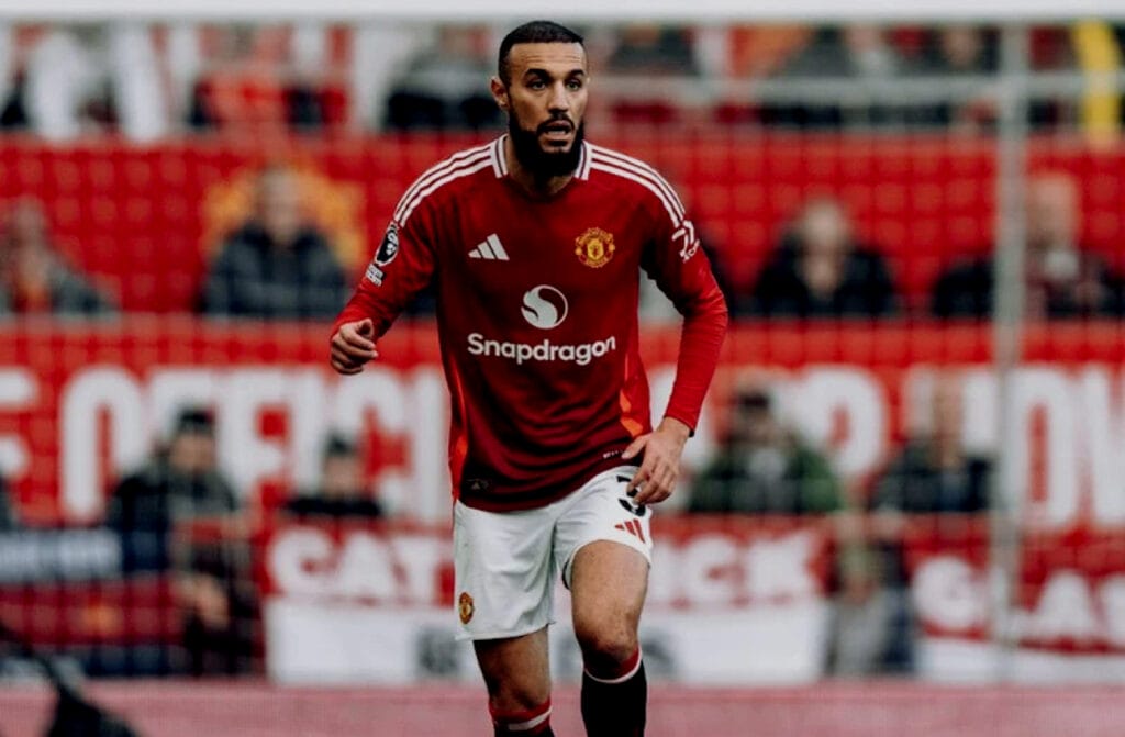 “مزراوي يتألق ويُتوج بجائزة أفضل لاعب في مانشستر يونايتد لشهر نونبر” Img 1773