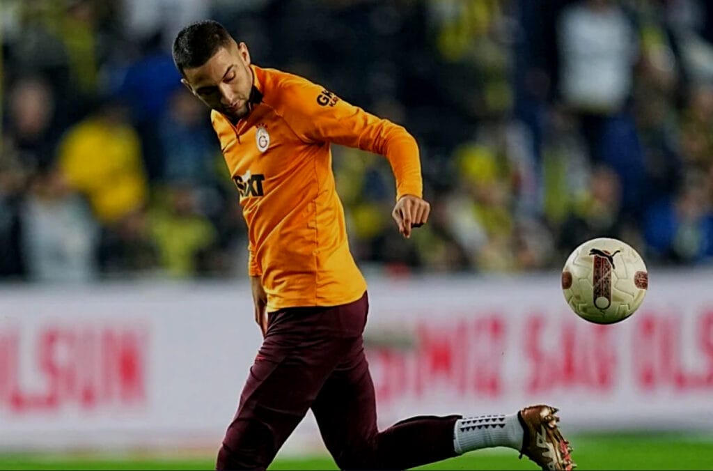 حكيم زياش يضع شروطه لفسخ عقده مع غلطة سراي وسط توتر متصاعد Img 2369