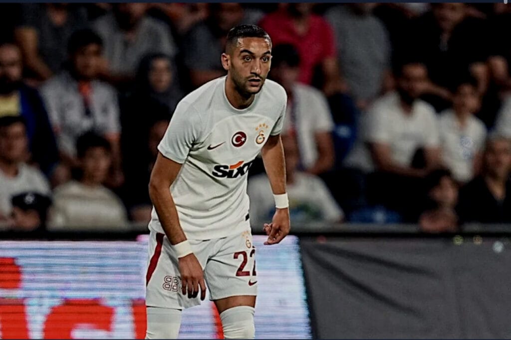 غلطة سراي يسعى لإنهاء عقد زياش وسط خلافات مالية Img 2555