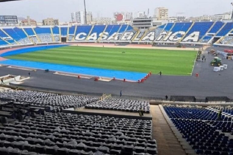 إنهاء عملية تعشيب مركب محمد الخامس Img 4923