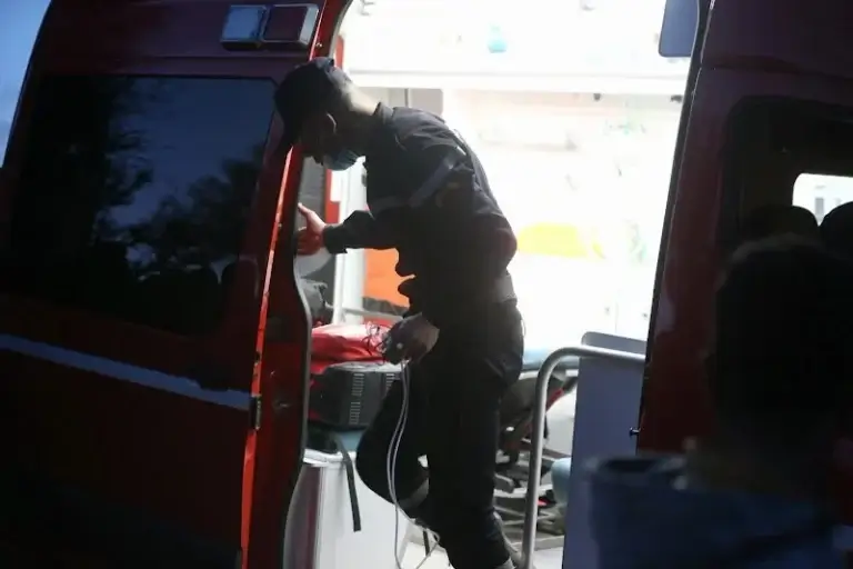التحقيق في وفاة غامضة لستيني بسطات والنيابة تأمر بالتشريح . Ambulance Accident