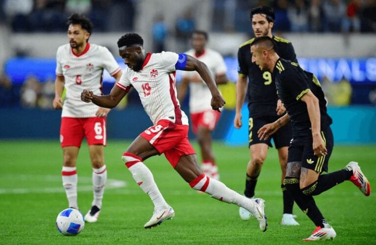 بايرن ميونيخ يهدد بالتصعيد ضد الاتحاد الكندي بعد إصابة ديفيس Img 5270
