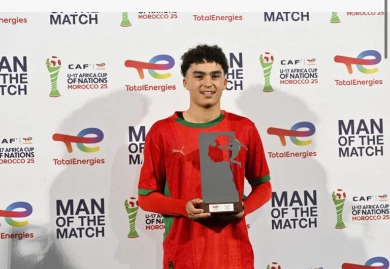 زياد باها يتألق ويحصد جائزة أفضل لاعب في مباراة المغرب ضد جنوب إفريقيا Img 6044