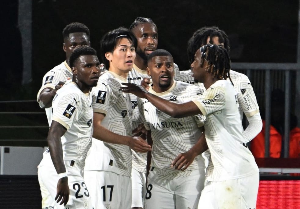 ناكامورا يقود رانس لإسقاط لونس خارج الديار Img 6219