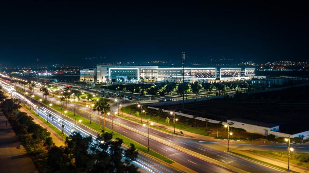 افتتاح المركز الاستشفائي الجامعي محمد السادس بأكادير.. معلمة طبية تعزز العرض الصحي في جهة سوس-ماسة E37b2402 8d74 481d 87dd 3af8c8838a33