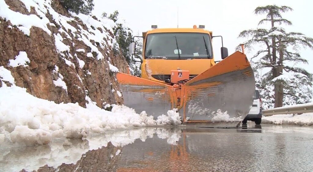 تقلبات جوية تغلق محاور طرقية بجهة درعة تافيلالت وتبقي أخرى سالكة بحذر Img 5691