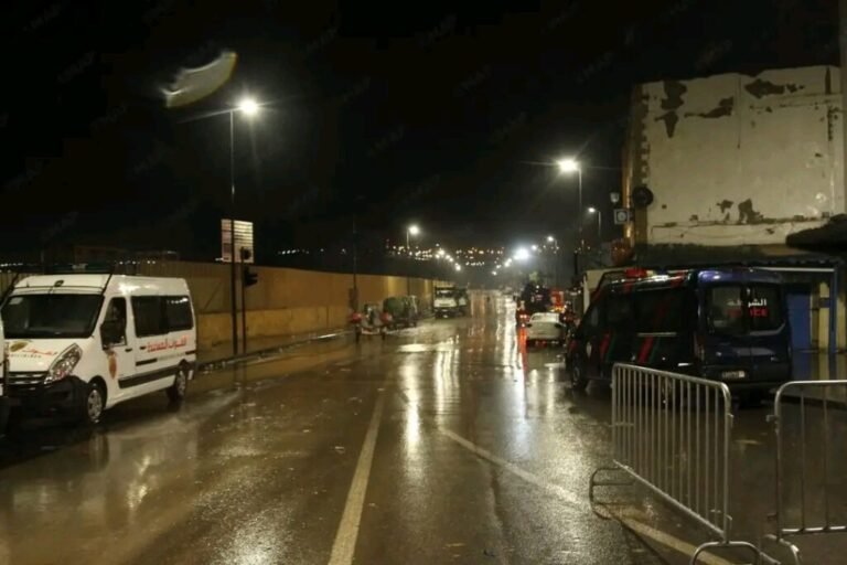 تدخلات متواصلة للأمن الوطني بآسفي للحد من آثار التساقطات المطرية القوية Img 5735