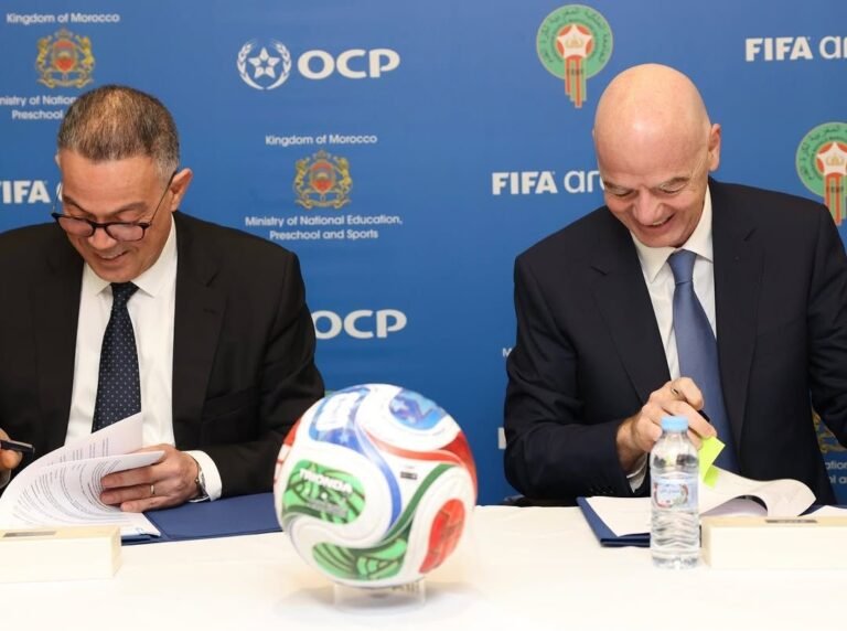 فيفا توقع اتفاقية لإنشاء 30 ملعب “FIFA Arena” صغيراً في المغرب لتعزيز كرة القدم للشباب Img 7121