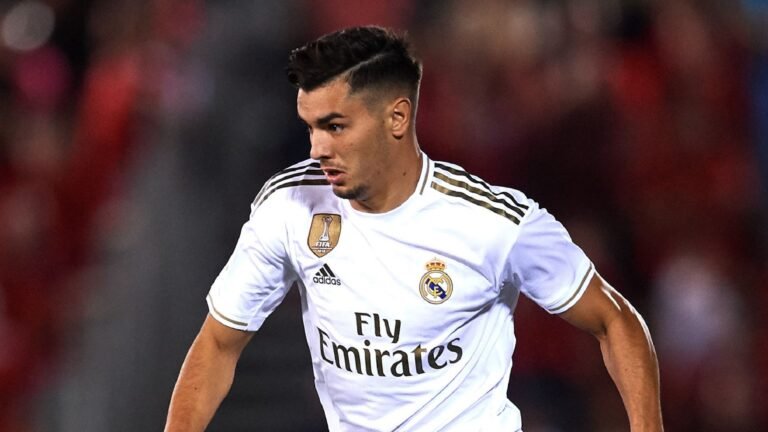 إبراهيم دياز في تشكيلة ريال مدريد لمواجهة فالنسيا في الليغا 2025-2026 Img 2324