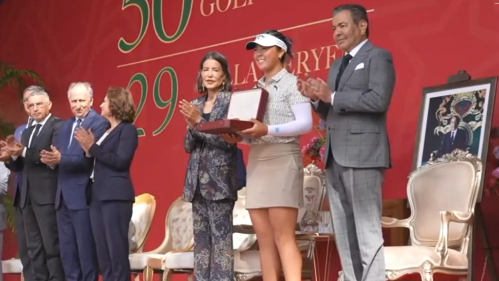 الأمير مولاي رشيد والأميرة للا مريم يترأسان حفل تسليم جوائز الدورة الـ 50 لجائزة الحسن الثاني والدورة الـ 29 لكأس للا مريم للغولف Img 3527