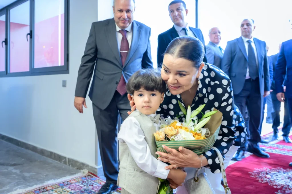 الأميرة للا أسماء تترأس بالرباط “يوم المريض” للمصابين بالصمم وإطلاق برنامج “السماعة الطبية للجميع” Img 3902